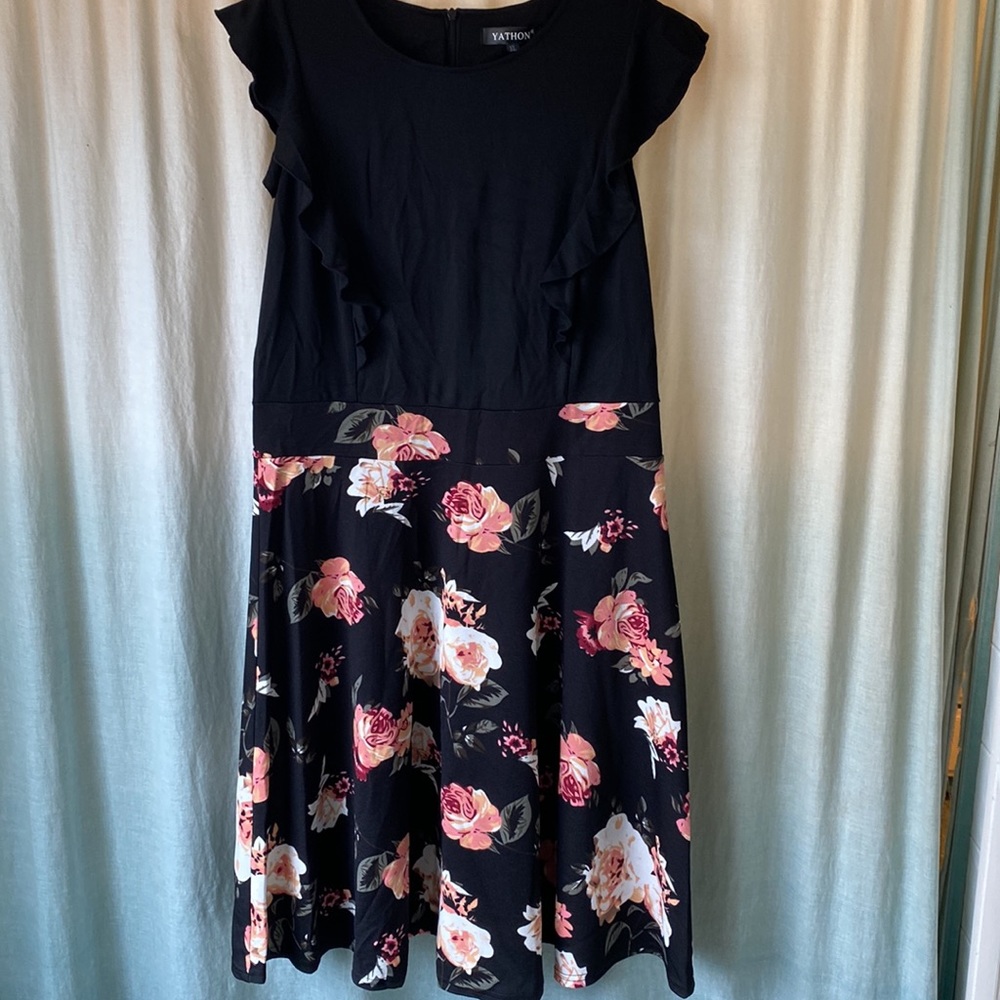 NWT Floral Dress - Picture 2 of 9